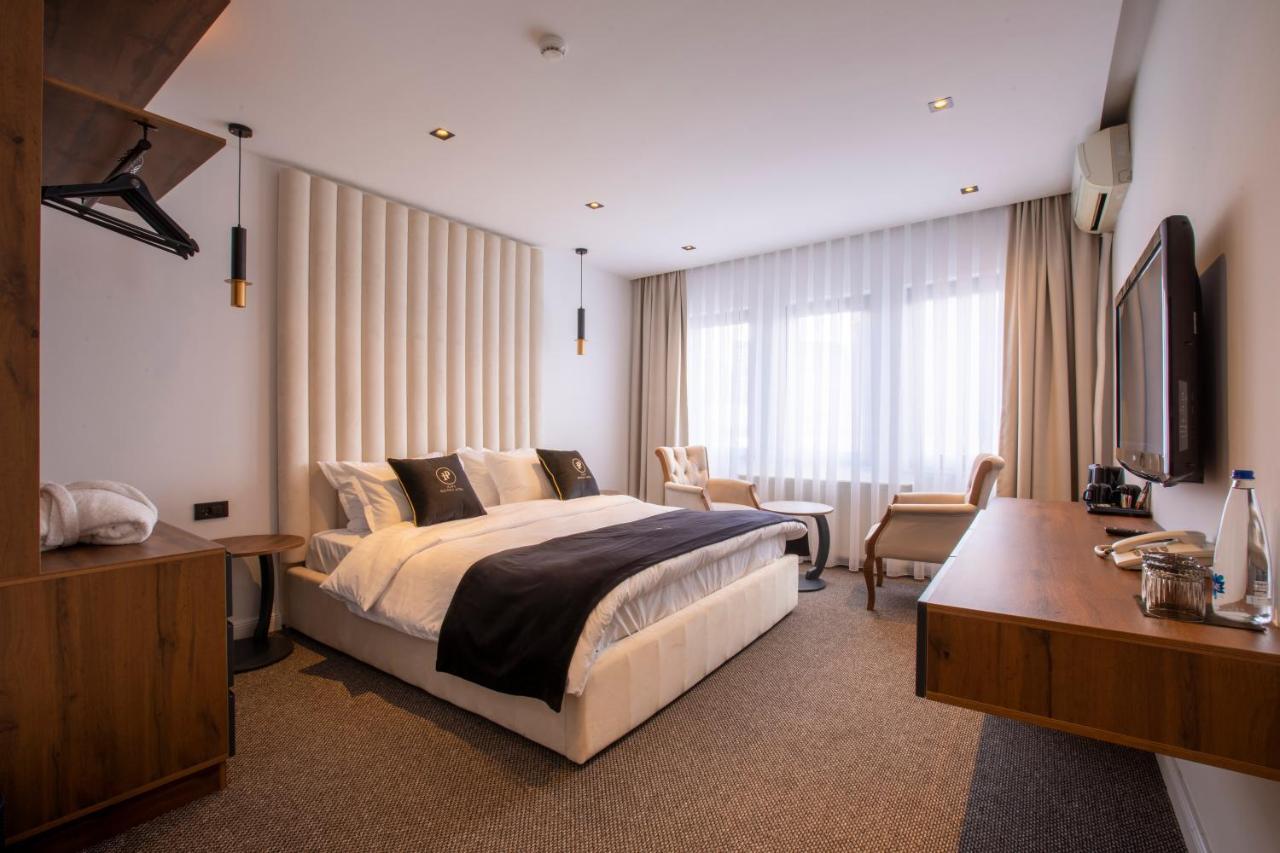 Plaza Boutique Hotel Приштина Екстер'єр фото