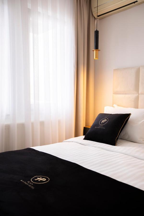 Plaza Boutique Hotel Приштина Екстер'єр фото